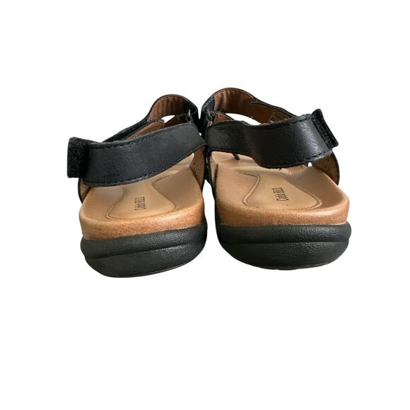 Cobb Hill 9M Black Laser Cut Leather Closed Heel Back Zip Thong Sandals - Picture 3 of 8